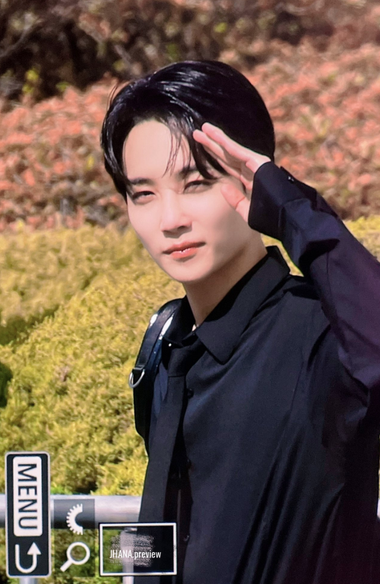 AboutMusicYT's tweet photo. Jeonghan of SEVENTEEN has been officially discharged from the military. https://t.co/5UgT6QYCfG