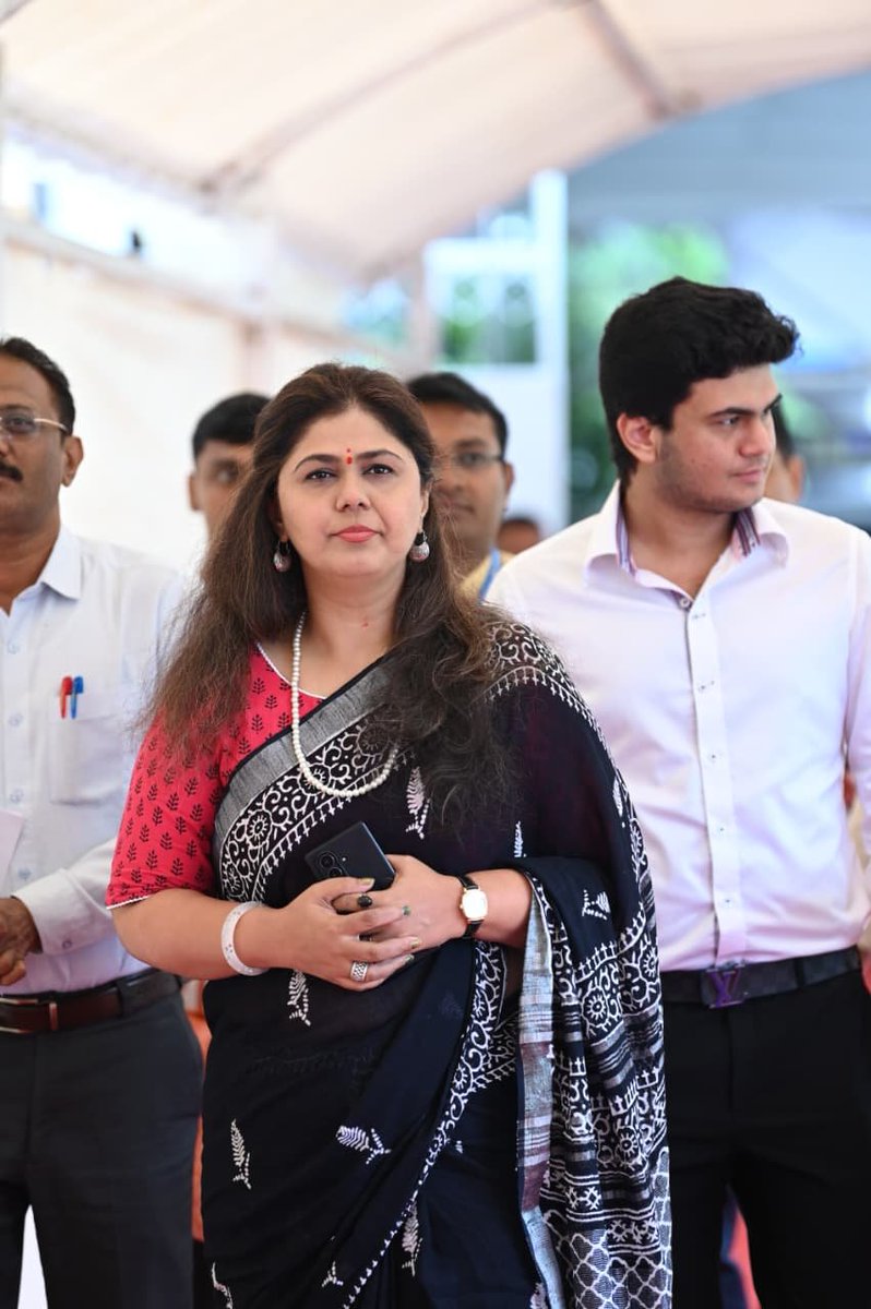 Pankajamunde's tweet photo. 📍विधान भवन, मुंबई
आठवडा १; दिवस ४: पावसाळी अधिवेशन २०२६!
#Maharashtra #Mumbai #MonsoonSession2026 #PankajaMunde https://t.co/rzUWVLYGDL