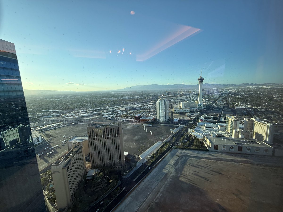 RayBladeX's tweet photo. 83rd Floor view at Fontainebleau.  #evovegas2026 #hawaiisuite2026 #808fgc https://t.co/XGBw6QVxi8