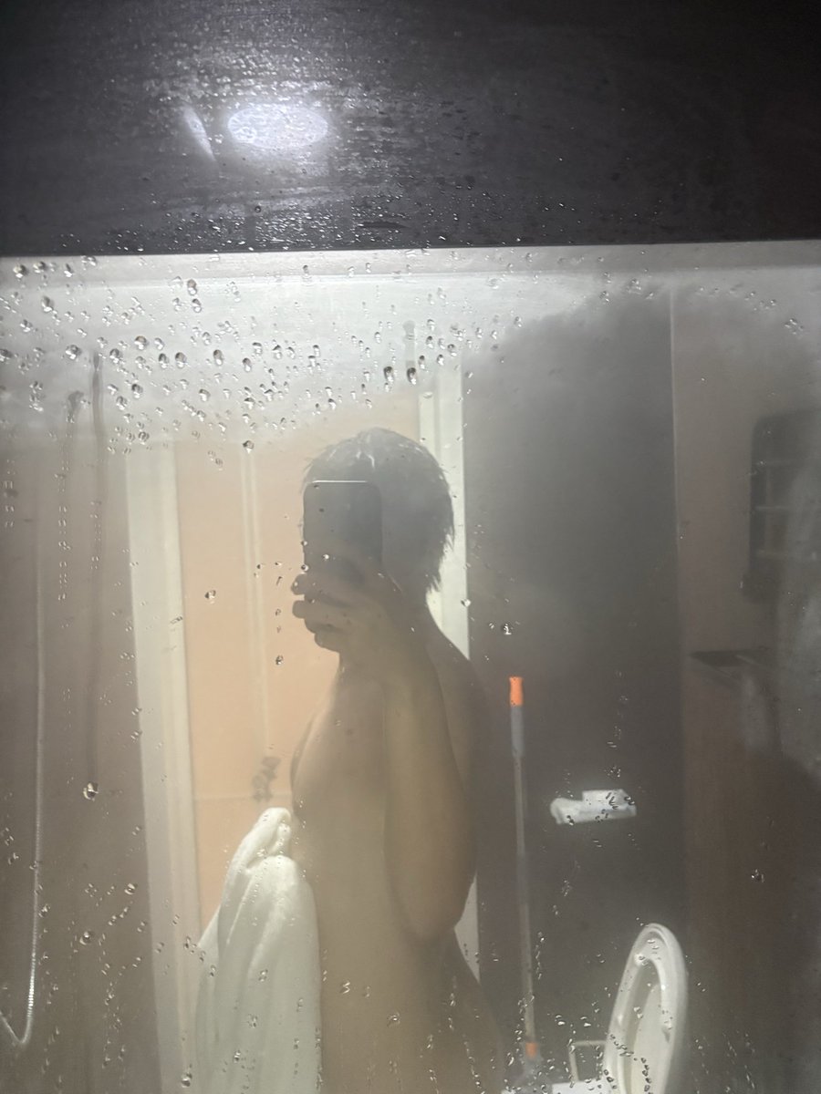 dubsijajd's tweet photo. 怎么办，想被淦哭，想被打桩，想被狂操有没有1来操我。#gay #0m https://t.co/6x5w4QqyNO