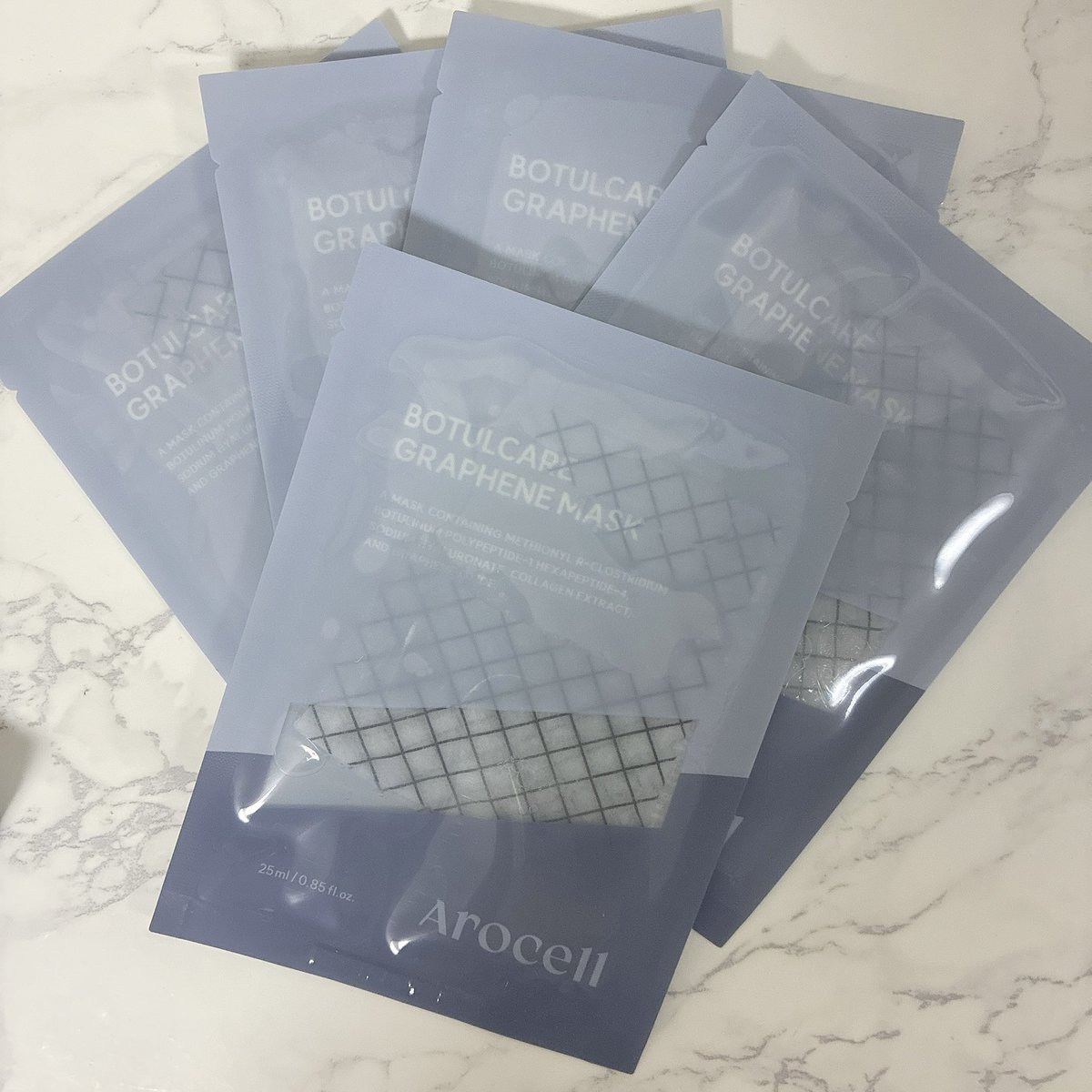 orin0403orin's tweet photo. #PR
#AROCELL
AROCELL『ボツルケア グラフェンマスク』25ml×5枚
水分・弾力ケアタイプのシートマスクです。
2020年ノーベル物理学賞受賞した新素材で、銅より熱の伝導率が優れているナノ物質をシートとエッセンスに採用されているらしいです。
新素材という事でとってもワクワク。 https://t.co/yc4UMBAzJn