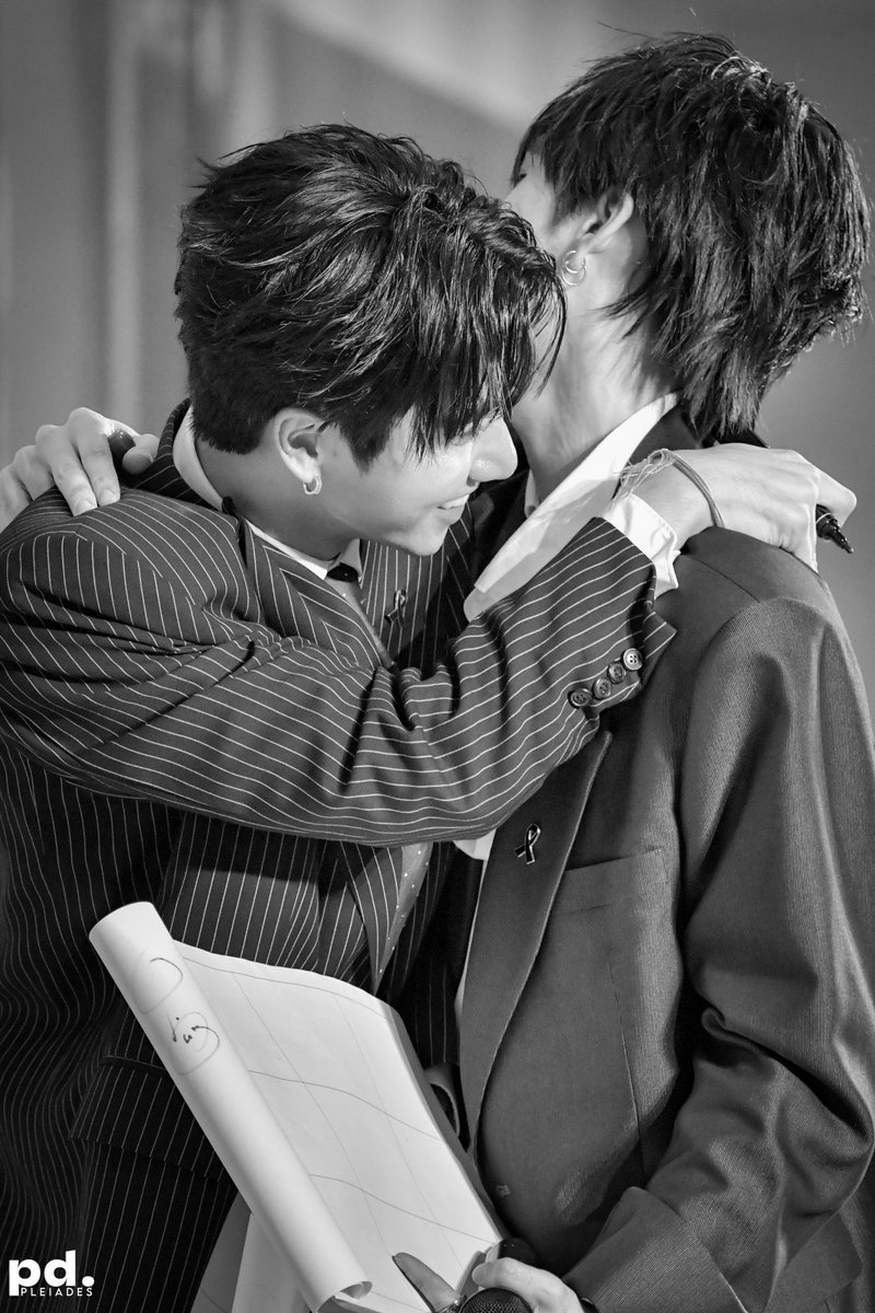 MeiM17962009's tweet photo. ความสุขของเรา = เพิร์ธแซนต้า
ความสุขเพิร์ธ     = แซนต้า

🙂‍↔️
PERTHSANTA LOVE FULLFEEL  

#DestinyclinicxPerthSanta https://t.co/t8MFIdbI94