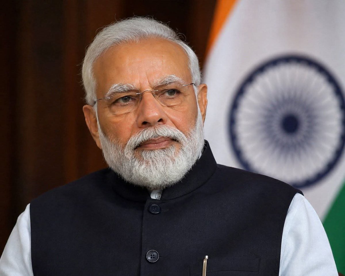 VoidCommentaryX's tweet photo. नरेंद्र मोदी के पास 'आधार कार्ड' है 

नरेंद्र मोदी के पास 'वोटर आईडी' है 

नरेंद्र मोदी के पास 'पासपोर्ट' है 

नरेंद्र मोदी के पास 'बैंक अकाउंट' है 

नरेंद्र मोदी के पास 'पैन नंबर' है 

नरेंद्र मोदी के पास 'कालेज की डिग्री' है  

लेकिन सुप्रीम कोर्ट और विदेश मंत्रालय के अनुसार ये डाक्यूमेंट्स नागरिकता साबित नहीं करते....
तो अब भारत का प्रधानमंत्री मोदी कैसे साबित करेगा की वो भारत 
का नागरिक है?

किसी के पास है क़ोई जवाब? 🤔