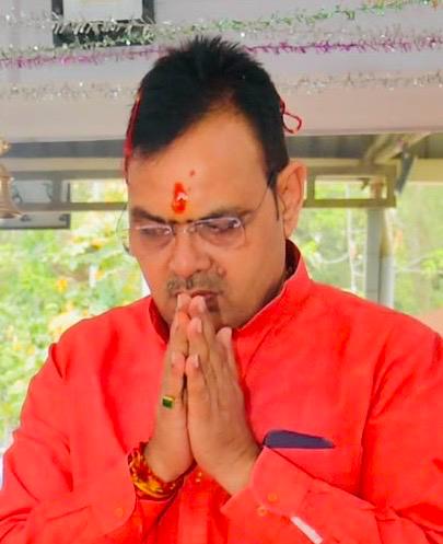 arvindchotia's tweet photo. आज निर्जला एकादशी के व्रत पर हैं मुख्यमंत्री भजनलाल शर्मा। यह थोड़ा कठिन होता है क्योंकि निर्जला एकादशी गर्मी में ही आती है और बिना पानी पीये यह उपवास करना होता है। 

अध्यात्म में एक अलग ही शक्ति तो होती ही है https://t.co/6KkBeZpK2V