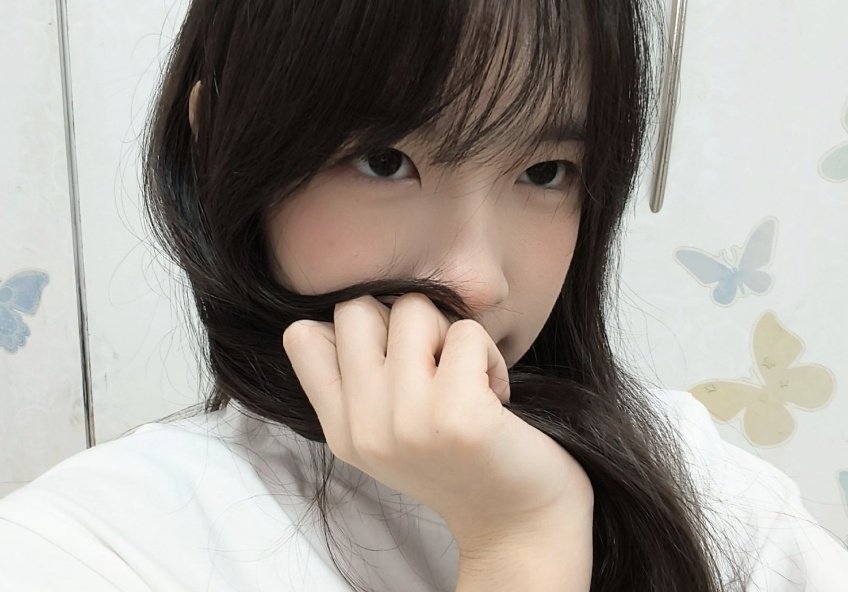 Heidi_JKT48's tweet photo. #otsuyangga BUAT LIVE HARI INII !! 🤧🤧💕💕 agak singkatt tp refreshing ngomong ama kaliaann !! MAAKSIH YAA !! https://t.co/yUAOr1OSJh