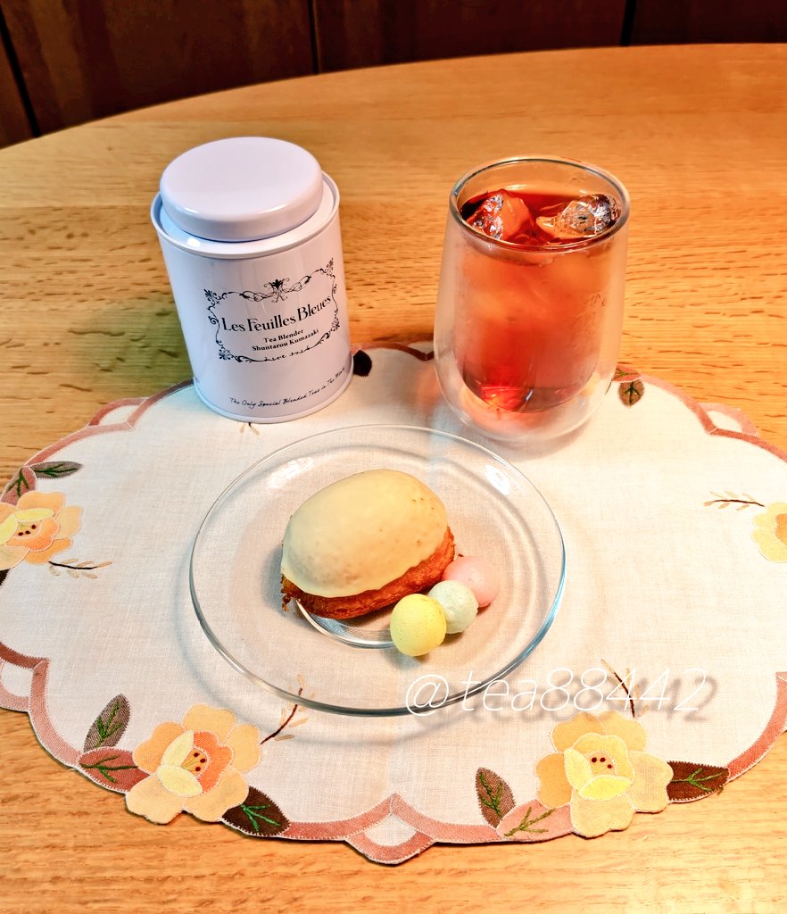 tea88442's tweet photo. レモン🍋のお菓子大好きです！
セレブレーションのアイスティーがよく合いますね🍹  #しまなみレモンケーキ
#フィーユブルー　#アイスティー https://t.co/pFVon47QwD