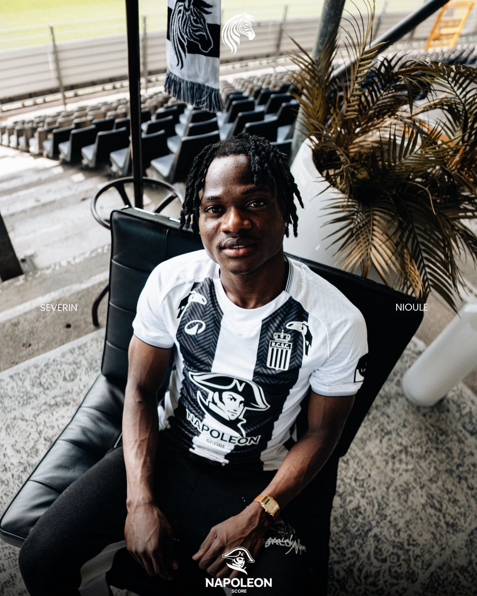 SportCharleroi's tweet photo. Severin Nioule est le troisième renfort carolo. L’ailier arrive en provenance du club suédois du @bkhackenofcl. Bienvenue dans la famille Zébrée, Séverin. 🦓

🔗 Le communiqué : https://t.co/BMpRZbFHN2

#RCCS #NapoleonScore ⚫️⚪️ https://t.co/hGzeOqvOg9