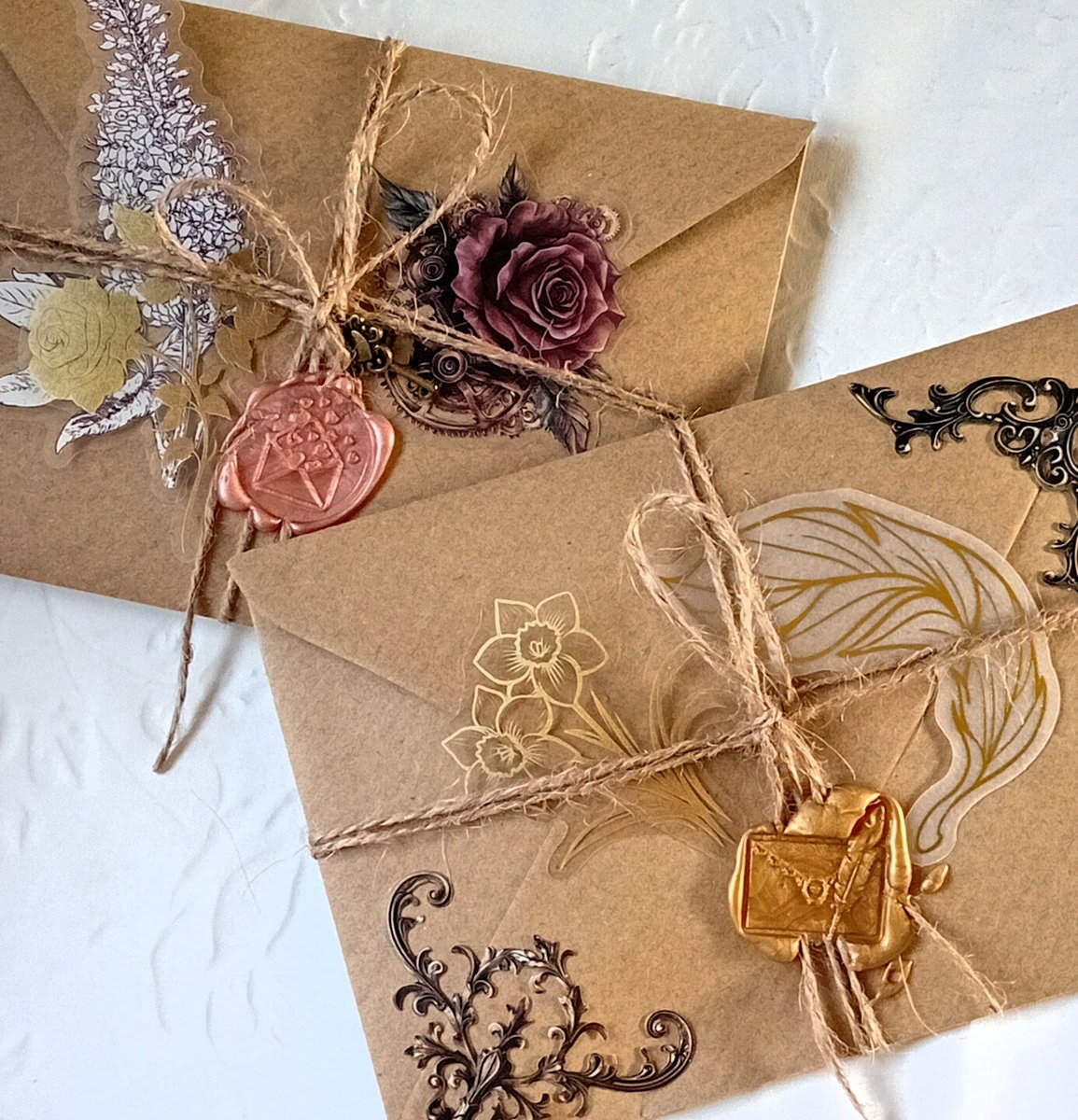 pinpaperstudio's tweet photo. Some people collect books.
Some collect memories.
Some collect beautiful paper treasures.
This collection is for all three.
#JunkJournalKit #VintageEphemera #PaperLover #CreativeLifestyle #Cottagecore #PinAndPaperStudio #StationeryAddict https://t.co/XSeMx0Evuf