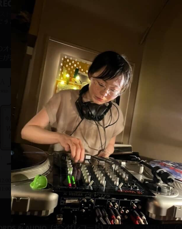 本日はMix in paradiseがあります。DJはNAGISAさんです。一人で3時間の