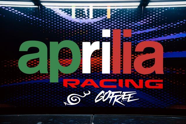 OR_M_NUS's tweet photo. RT @Swinxy: ✍️ FICHAJE 📋

Pecco Bagnaia firma con Aprilia hasta MotoGP 2028 https://t.co/DwQQ9z4Lpc