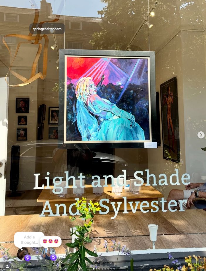 PantsLadyW4's tweet photo. https://t.co/G2wutVabCH
#cheltenham - Check out the most fantastic exhibit this week. Hot like the weather, gorgeous like the artist, and a firework of colour and celebration of all things love, life, light and shade. Do pop by the Spring Gallery and meet Andy! https://t.co/1feDhMyJuO