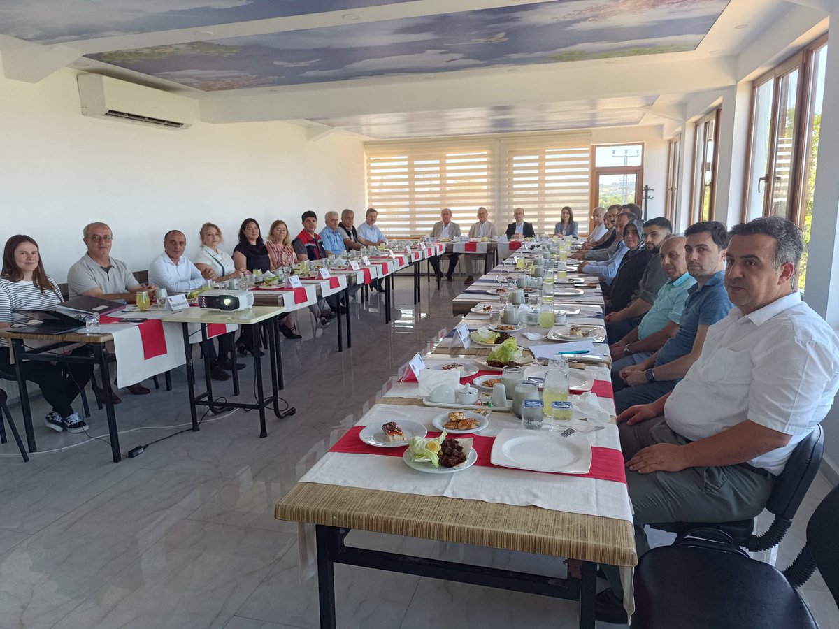 SinopDsm's tweet photo. Sinop Koruma Kurulu Başkanlığı 2026 Yılı 2. Olağan Toplantısı Cumhuriyet Savcısı Soner Aydın başkanlığında kurul üyelerinin katılımıyla gerçekleştirildi.Ardından üniversite, aile sosyal, gençlik spor, iş-kur, yeşilay, müftülük ile iş birliği protokol toplantıları gerçekleştirildi https://t.co/GGjP0lEGhh