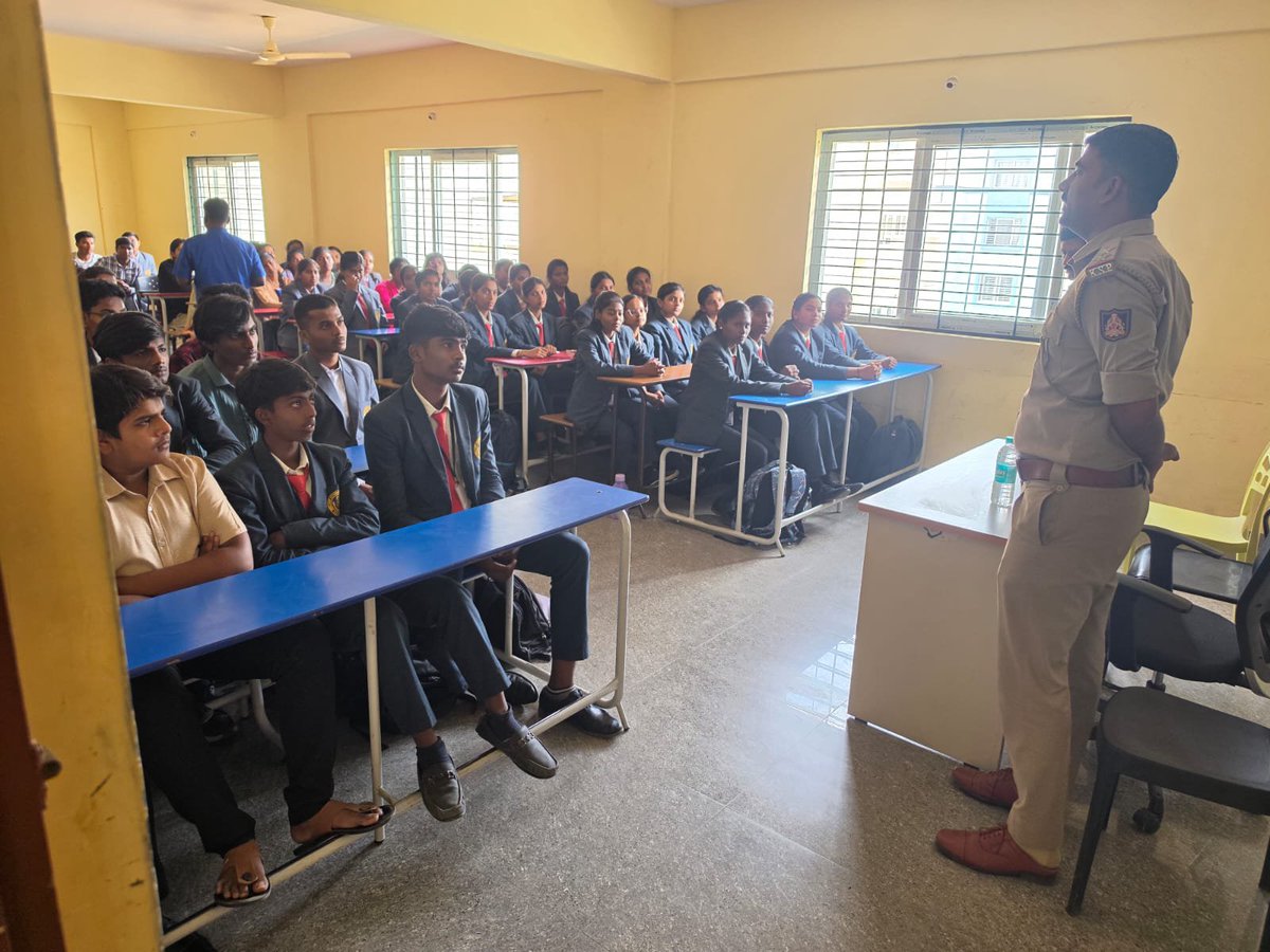 begurps's tweet photo. Today, a Drug Awareness Program was conducted at Brilliant School by Beguru Police Station. PSI Krishnappa Machenhalli created awareness among students on the ill effects of drug abuse and the importance of a drug-free society.  @CPBlr @BlrCityPolice  @DCP_ECITY @ACPEcityBCP https://t.co/t9swpUNDHL