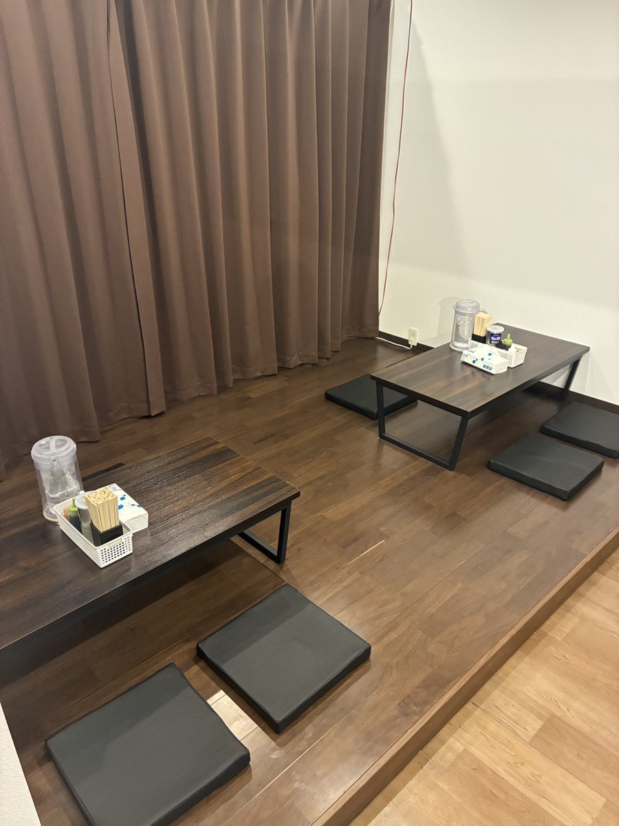 顎で喰らえ 草加店🍜 夜営業もお待ちしてます🫡座敷を用意しました！ご