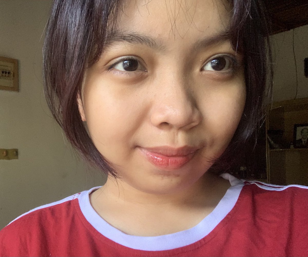 araww_s's tweet photo. AKHIRNYA!!! nemu moisturizer yang bener bener melembapkan kulit dipakai dari pagi sampe malam 🤍✨

aku lagi cobain Exclusive All Day &amp; Exclusive All Night dari Inez Cosmetics, ternyata sesimpel itu buat bikin kulit lebih terawat 🫶🏻 https://t.co/jJRbyYgqfy