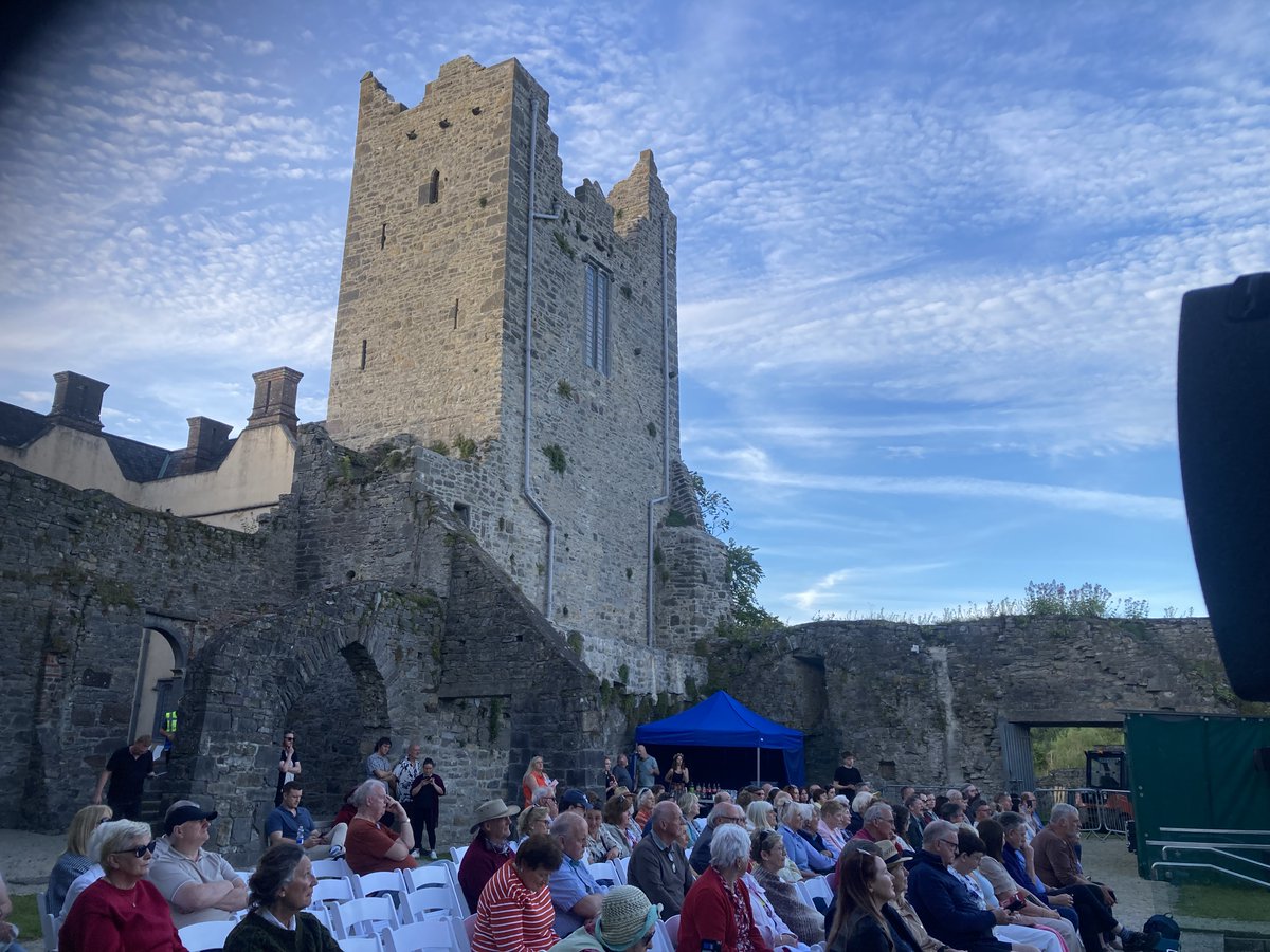 LingaunValley's tweet photo. AN ENCHANTED EVENING: Did Black Tom Butler's House in Carrick, ever see the like, of the entertainment at the Lingaun Valley Summer Solstice Festival, on Midsummer's evening. A night of songs, stories, arts, crafts, Irish music and dance, fit for a visiting queen. See LV Facebook https://t.co/h9Fm1T3R5N