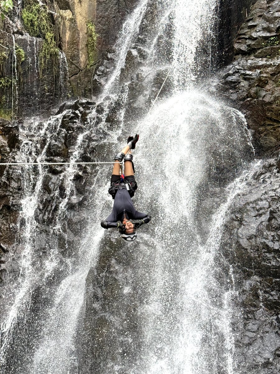 yaawnee_'s tweet photo. new experience

#canyoneering https://t.co/o3pcxE1mtM