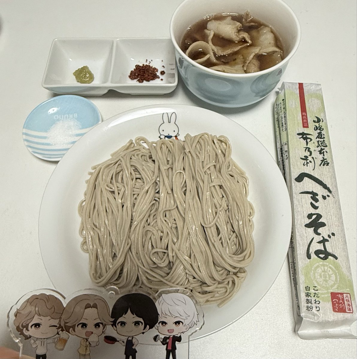 coemi83's tweet photo. ぞうさんのできるもん動画の
へぎそばが美味しそうすぎたので
お家で小嶋屋総本店さんのへぎそば☺️

あたたかいおつゆには豚肉を入れて…
ろくすけの塩、わさび、すりだね赤
色んな薬味と一緒に🫧
美味しかった😆💕

https://t.co/68DPAzm39G https://t.co/eseXMTg79E