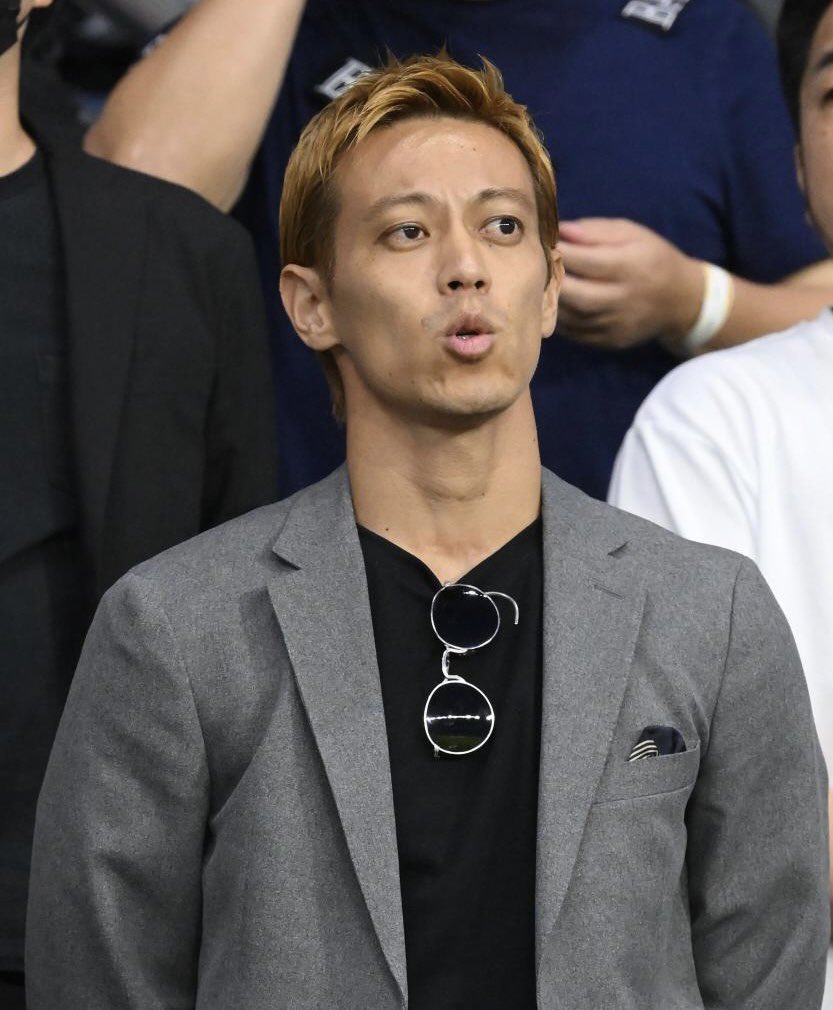 RMCF_Minuto93's tweet photo. ワールドカップを見るためにDAZNに加入しているが、日本代表戦は本田圭佑の解説を聞くために地上波で見てる人RTして下さい。 https://t.co/xrJDREUG3z