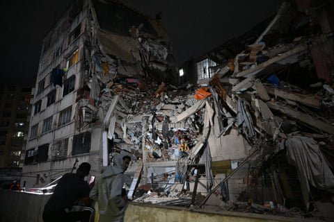 MoJoJamil's tweet photo. Back-to-back earthquakes have killed at least 32 people in Venezuela, with at least 700 injured, acting President Delcy Rodríguez says, BBC reports. #Venezuela #Earthquake https://t.co/EylaORkHGB