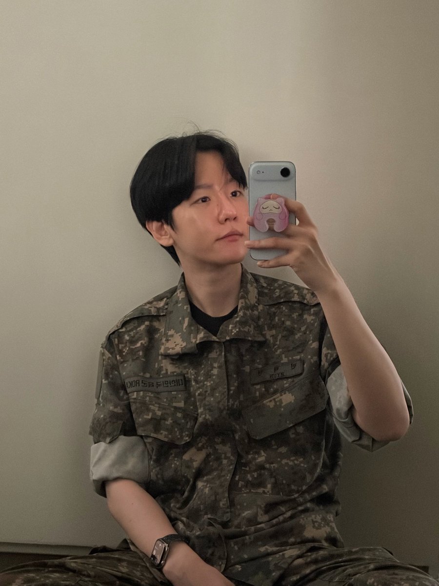 bestofbyunbaek's tweet photo. 260625 BAEKHYUN 🫧 #큥이버벌

BYUN BAEKHYUN IN MILITARY UNIFORM!!!!!! https://t.co/1d53vzkhN2