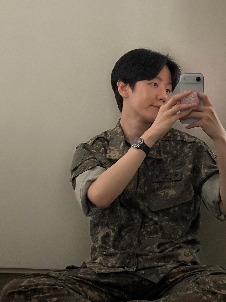 mymuse04's tweet photo. 갸야르르 https://t.co/BZdCgfmEiv