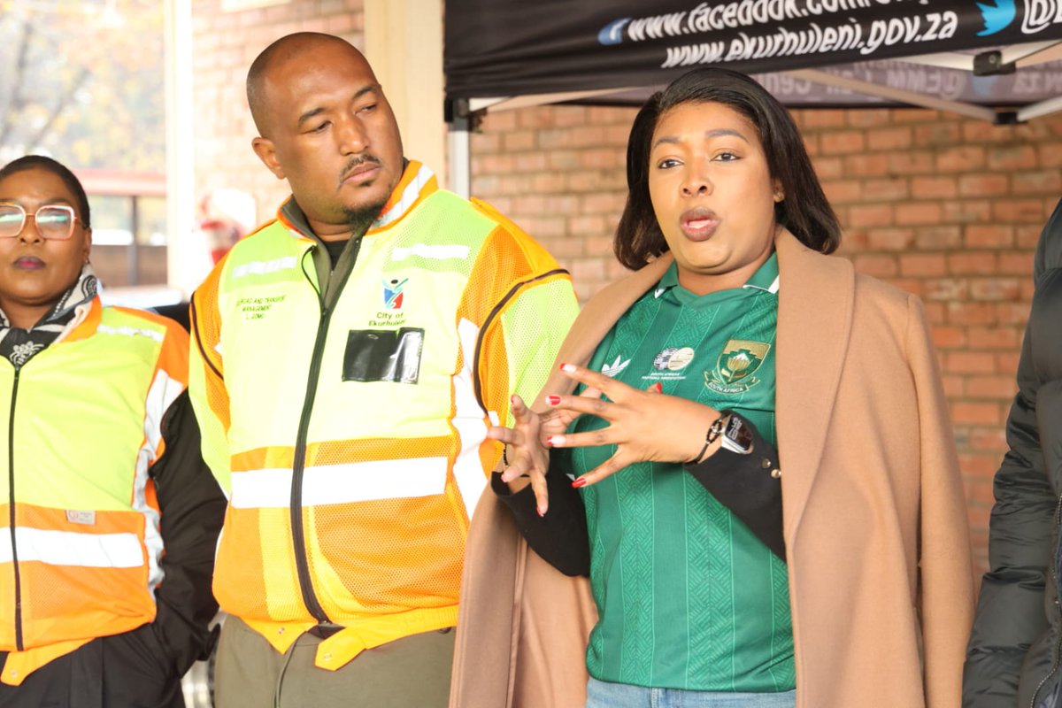 City_Ekurhuleni's tweet photo. Today, the City Managerโs flagship programme, #FixingTheFrontline, visited the #Alberton Roads Depot ๐ง as part of ongoing efforts to improve working conditions for frontline depot staff and strengthen service delivery across the city ๐๏ธ. https://t.co/bKpJa8Dwae