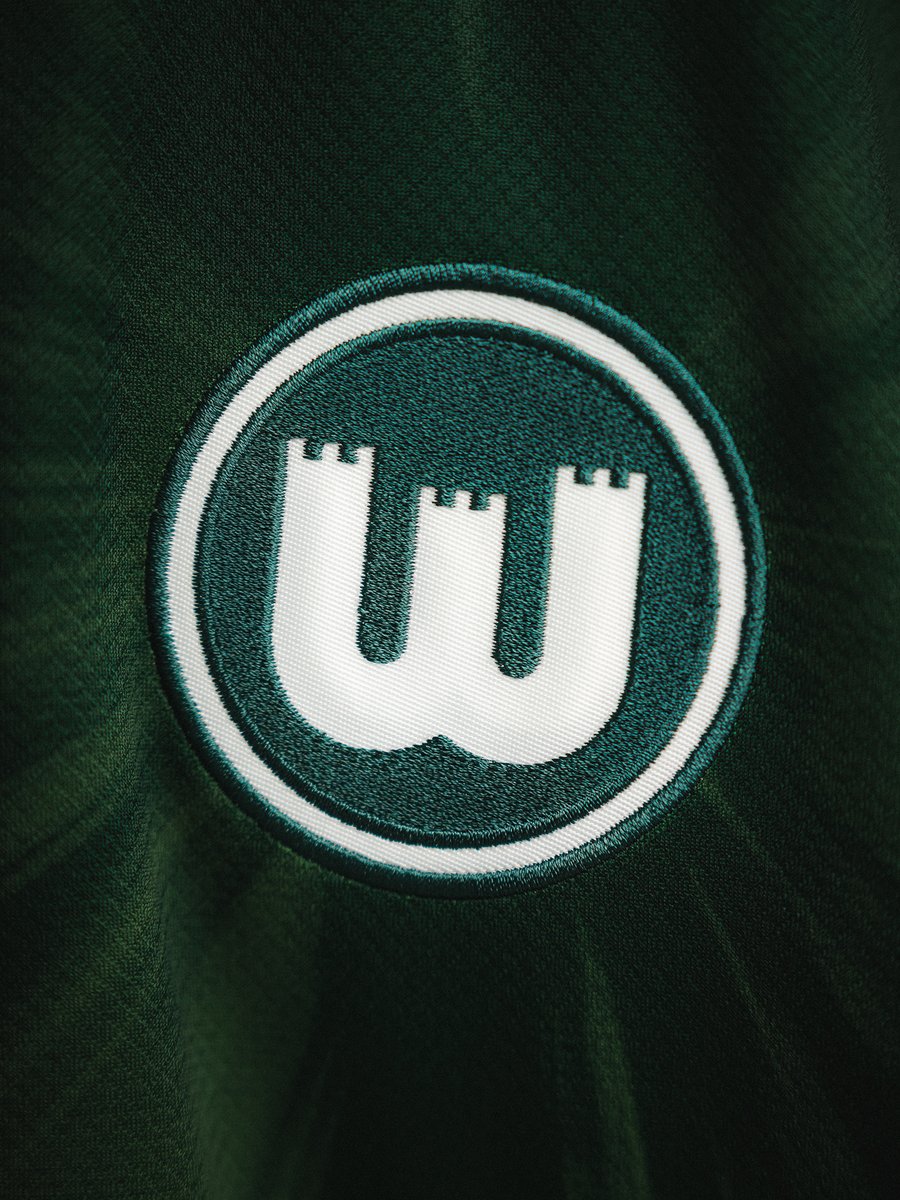VfL_Wolfsburg's tweet photo. VfL Wolfsburg stellt Geschäftsführung neu auf 

Zum 1. Juli 2026 richtet der VfL Wolfsburg seine Geschäftsführung neu aus. Jens Klingfurt übernimmt den Geschäftsbereich Finanzen. Der Bereich Sport wird weiterhin von Dieter Hecking verantwortet, ein dritter Geschäftsführer für Vertrieb, Marketing und Fanservice wird zeitnah folgen.

Michael Meeske und Dr. Tim Schumacher scheiden aus der Geschäftsführung aus. Der VfL bedankt sich bei beiden für ihr langjähriges Engagement und ihren wichtigen Beitrag zur Entwicklung des Vereins. 

ℹ️ Mehr Infos ➡️ https://t.co/sFKpalsgJL

#VfLWolfsburg