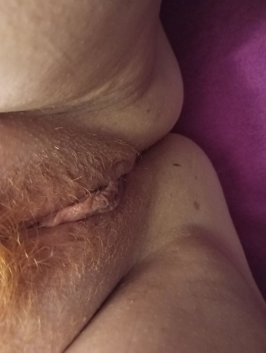 cedsoe1's tweet photo. Bonne journée 😘 
#jeudipussy #bbw #rousse https://t.co/qNn7L3IBXq