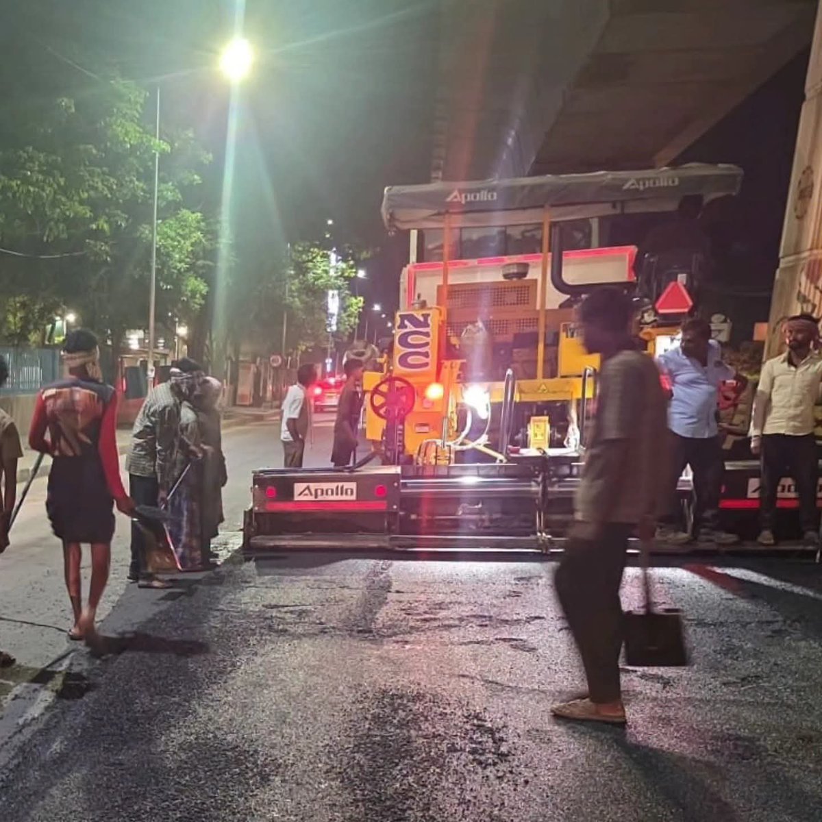 GBA_office's tweet photo. 🛣️🚧 Road Improvement Works in Progress at EPIP Main Road

As part of the CSSIP Grant Works, asphalting work is currently underway on EPIP Main Road in Garudacharpalya Sub-Division, Doddanekkundi Division of Bengaluru East City Corporation.

🔹 Ongoing asphalting works to improve road quality and riding comfort.

🔹 Focus on strengthening road infrastructure and enhancing commuter convenience.

🔹 Works are being carried out to ensure safer and smoother travel for residents and road users.

✅ Improved road conditions
✅ Better connectivity
✅ Enhanced commuter safety
✅ Strengthened urban infrastructure

 #CSSIP #RoadDevelopment #AsphaltingWork #EPIPMainRoad #InfrastructureDevelopment #GreaterBengaluruAuthority #eastcitycorporation  #KrishnaByreGowda