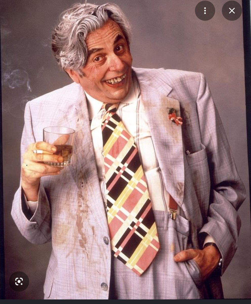 ShoesieQ's tweet photo. @TheAkoFiles @jk_rowling Looks like the great Sir Les Patterson has been reincarnated! https://t.co/fldJW8aFIc