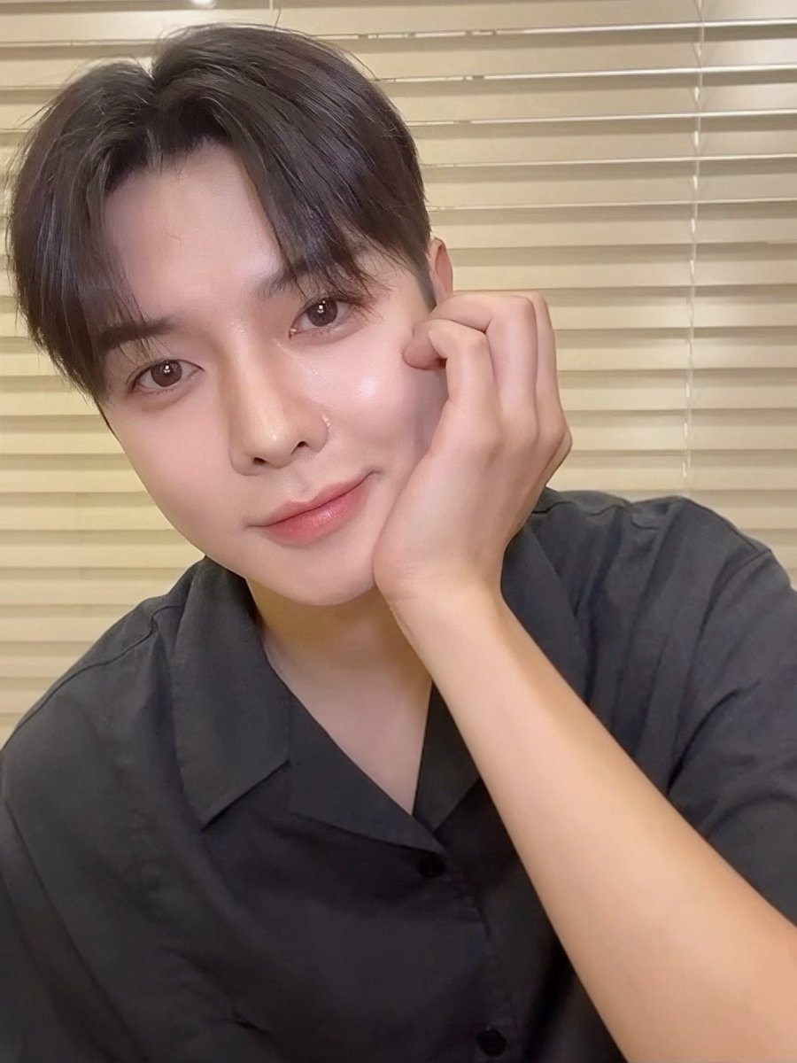 Ron_Bling_Bling's tweet photo. Welcome back our cutie pie ~ 

최강미모최렌 !!

#렌 #REN #최민기 #CHOIMINGI https://t.co/kLLlAahW4k