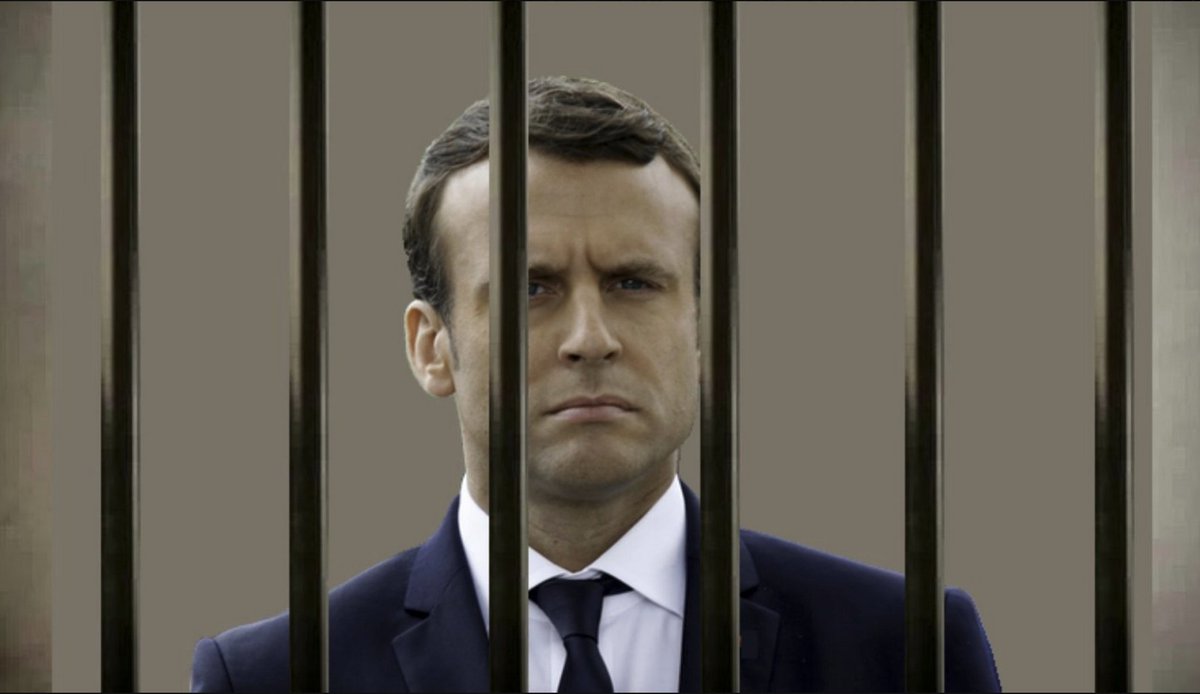 SophiePoiret3's tweet photo. Droite ,gauche ,extrême gauche, extrême droite ,écolos...ts à un moment donné auraient pu stopper le massacre de la 🇨🇵 en destituant macron mais ils ns prennent pour des débiles en disant que ça ne changerait rien
Marre d'être maltraités par ces traîtres 
Macron viré, 🇨🇵 libérée https://t.co/PjtGBVPkP3