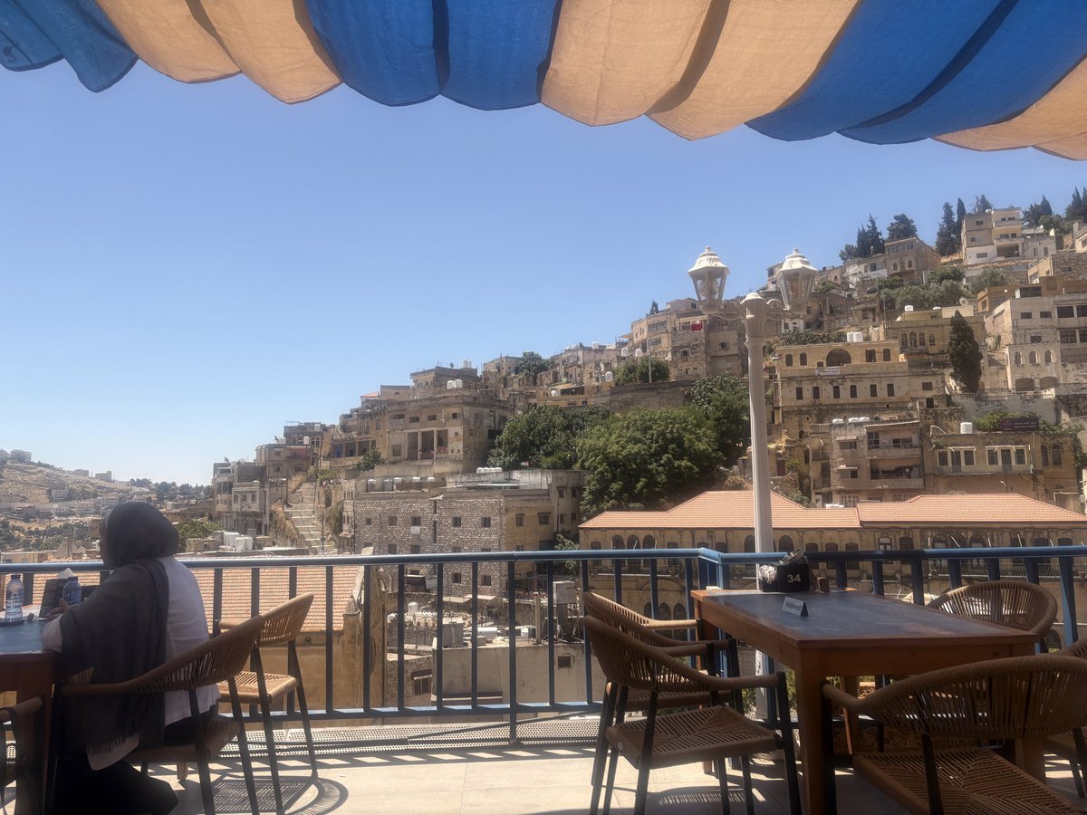 takeru_tada's tweet photo. 世界遺産の街で休憩ー

チルなう

#Jordan  
#salt 
#CityBalcony 
#行くのに迷ったの https://t.co/JeLbb4oPFo