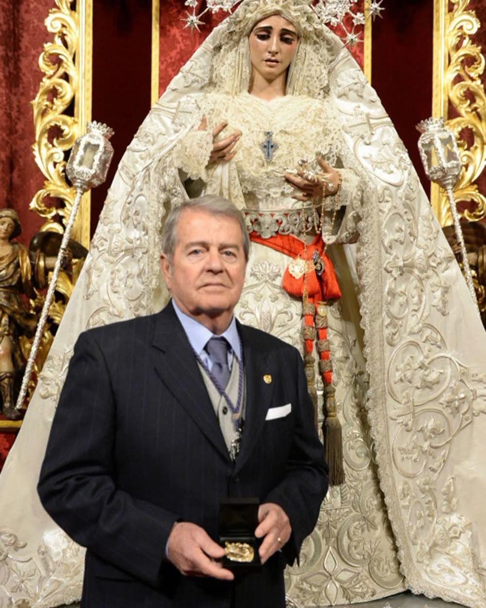 elllamadorcsr's tweet photo. Fallece Felipe Rubio, ex hermano mayor de la @HermandadPaz y padre de la actual hermana mayor Concha Rubio. https://t.co/JLo5K598Qq