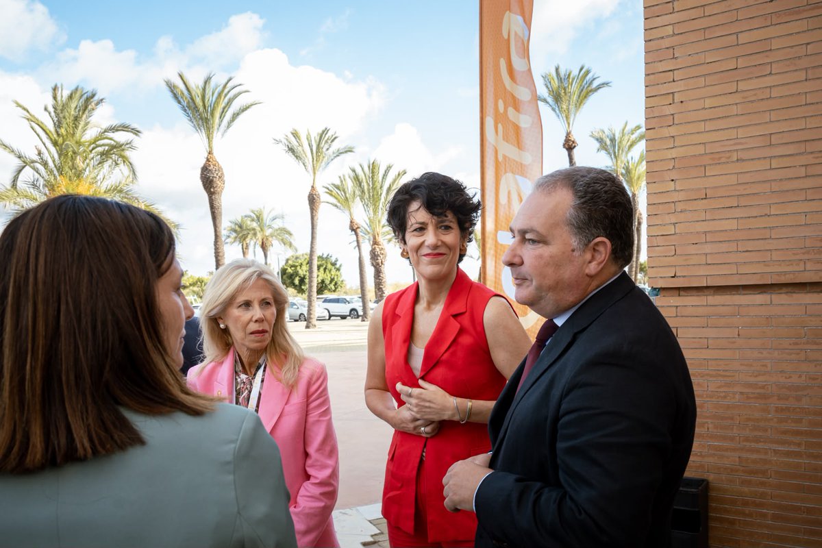 SEstadoMigr's tweet photo. 📍Huelva acoge la “Jornada sobre la gobernanza de la migración circular y reintegración socioeconómica”.

🌐 Representantes de España, Marruecos, organismos internacionales y @CoopsAgroAND ponen el valor el enriquecimiento mutuo de una migración circular ordenada. https://t.co/deFvyj8fA8