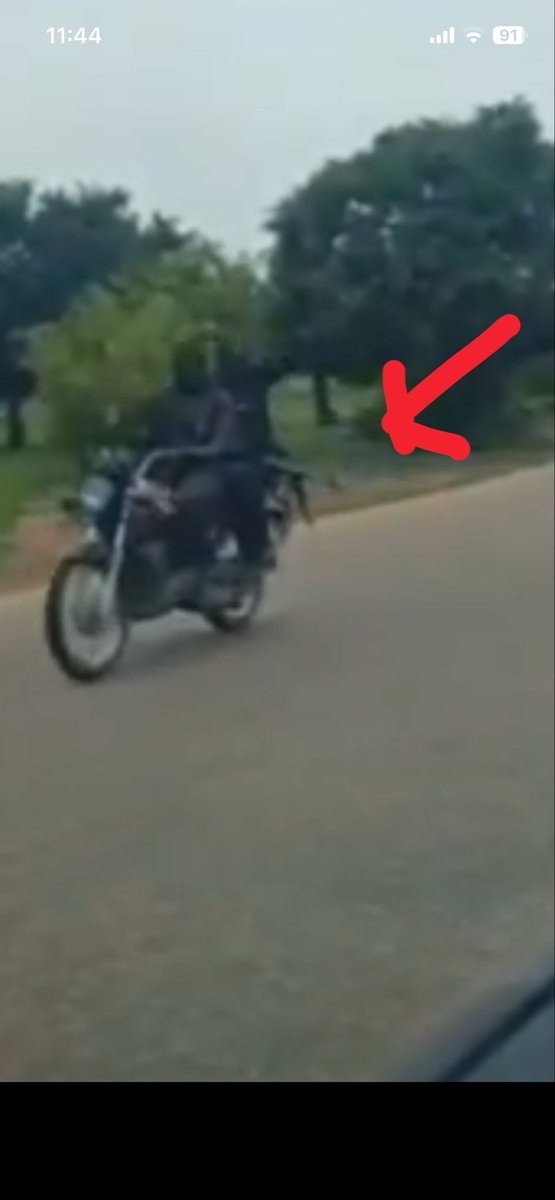 Touchfotoss's tweet photo. Vigilante Group Supporting the insecurity of lives and property in Nigeria, as confirmed by the @PoliceNG 

@BBCAfrica 
@UNHumanRights 
@cnnbrk 
@CNN 
@ARISEtv 
@elonmusk https://t.co/xCO0qf5vS5