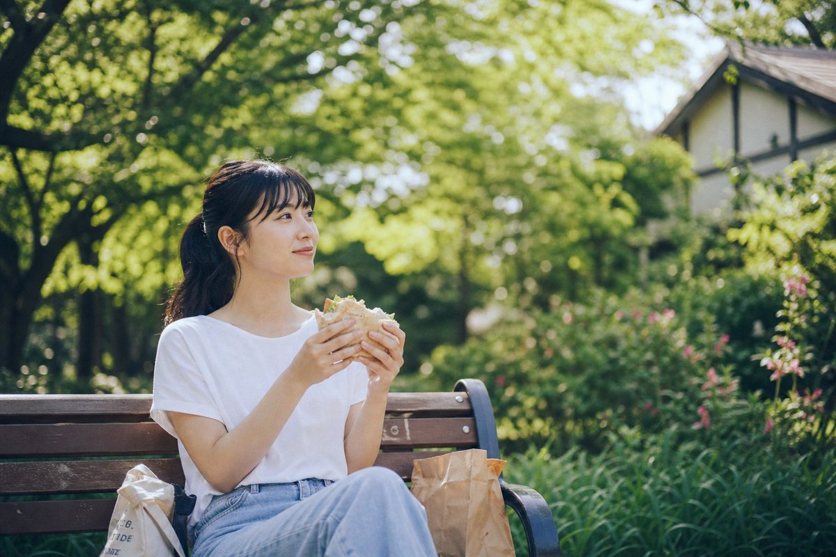 Image for the Tweet beginning: ＼本日のコラム更新✍️／

「一人が楽しい」は、実はモテる人の共通点かも？✨

☕ 自分のご機嫌を自分で取れる
💭 恋愛に依存しすぎない距離感
📚 自分の世界を持っている人は魅力的
🌷 満たされている人ほど愛されやすい
💖