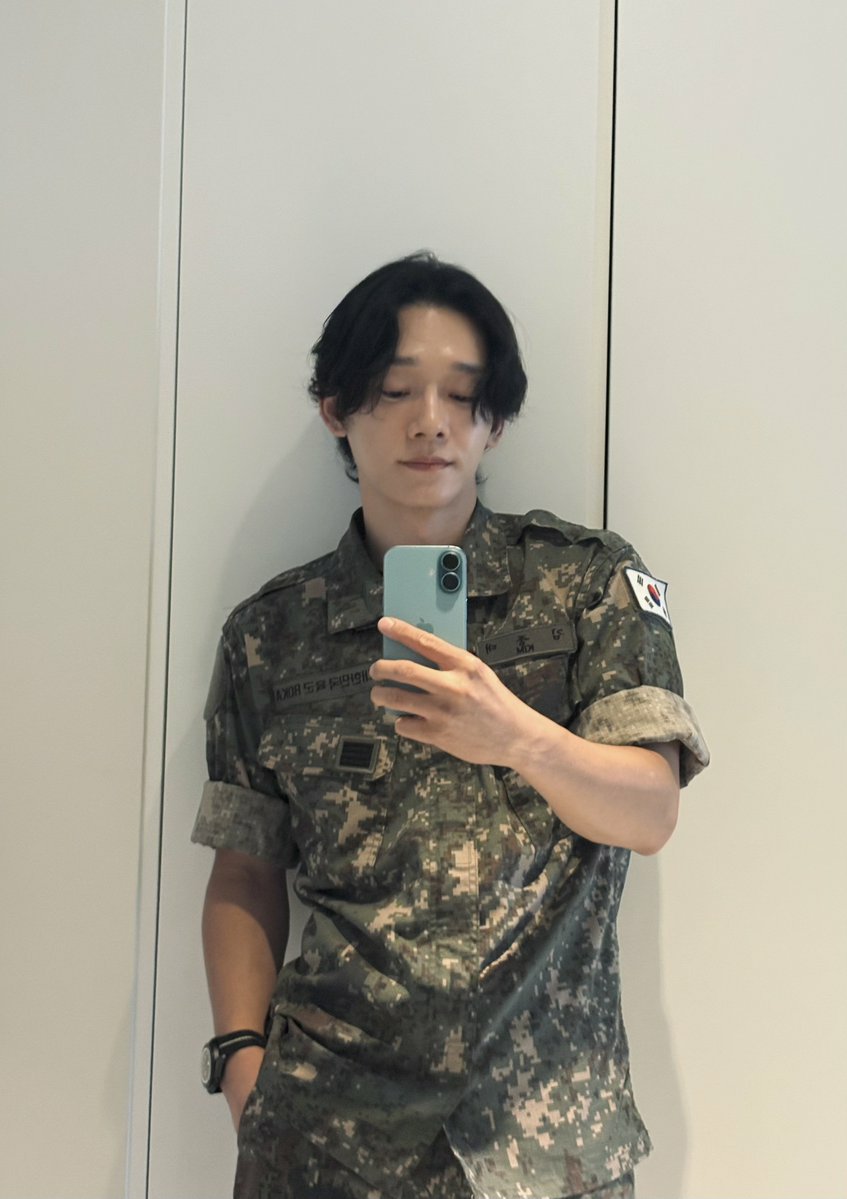 lcds_ex9's tweet photo. OMG FINALLY #CHEN https://t.co/80TGLY8N0b