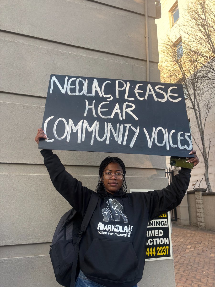 heala_SA's tweet photo. Today we protested outside @NEDLAC_SA with @AmandlaMobi because we deserve clear warnings on unhealthy food.
Front-of-Pack Warning Labels don't ban products—they help consumers make informed choices.
The evidence exists. The public has spoken. The time to act is now!
#FOPL https://t.co/Q5CllNespH