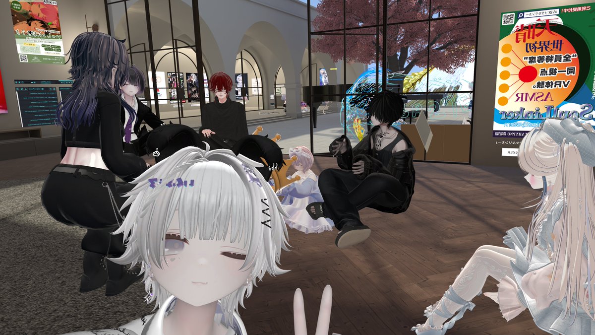 iku_88's tweet photo. 昨日のVRChat!!
パブリックに行ったりエド子さんのところに遊びに行ったりした！
友達たくさん増えた！！！！！！！ https://t.co/xXZj9r1xfC