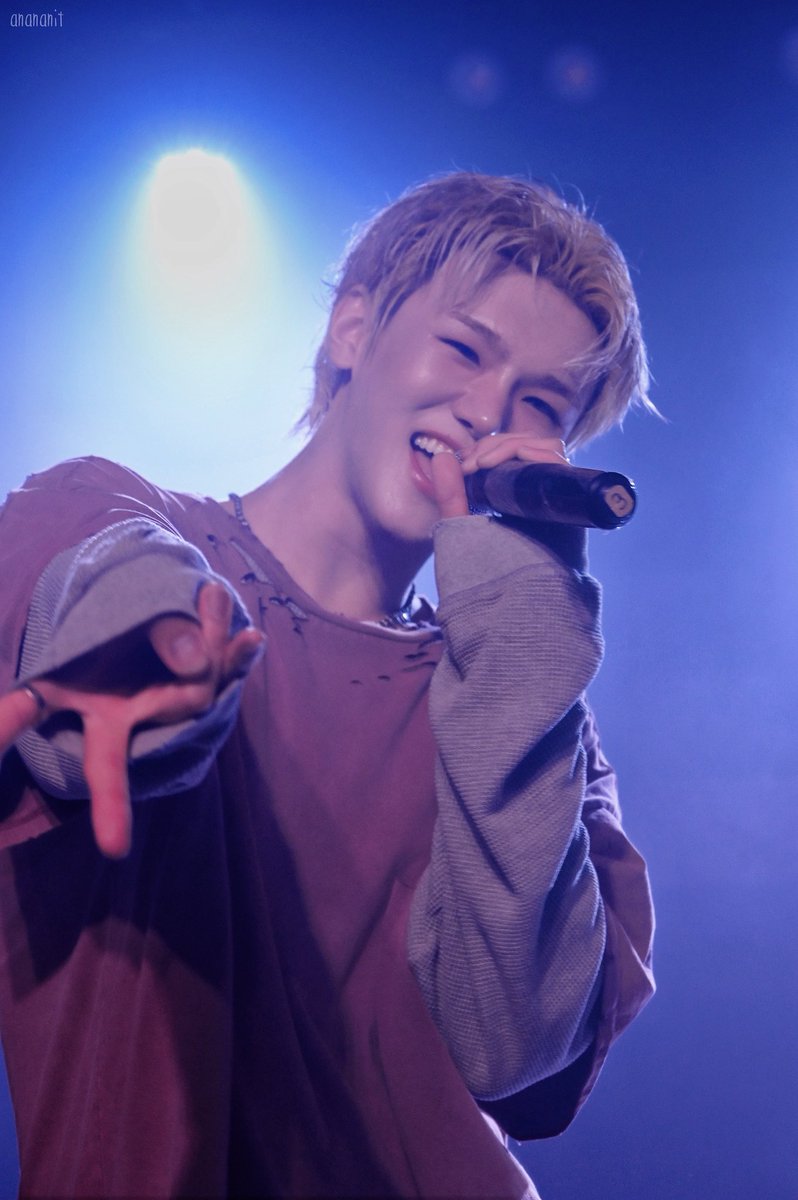 ananananit's tweet photo. 260618 JUSTB LIVE IN JAPAN 2部 

#저스트비 #배인 #송병희
#JUSTB #BAIN https://t.co/7SD3IirgvM
