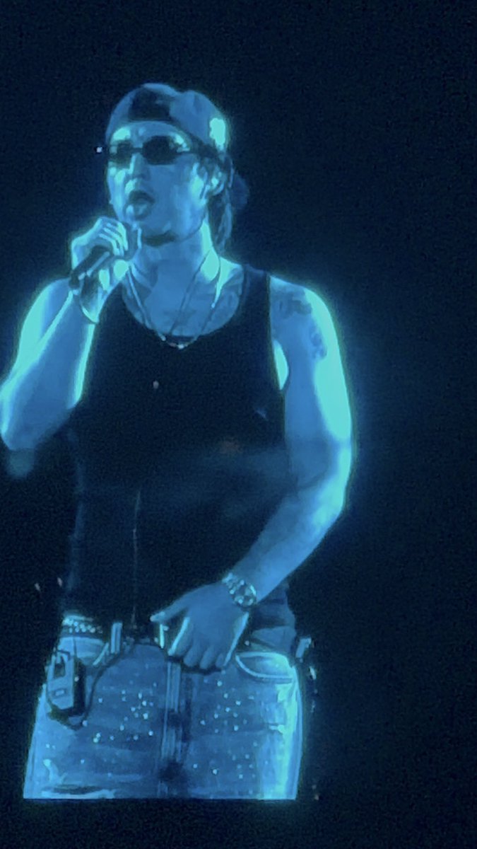 Y_UKON_'s tweet photo. that belt grab HOLY SHIT this man is SO FUCKING HOT i wanna get filthy with him https://t.co/wk84aZTx6i