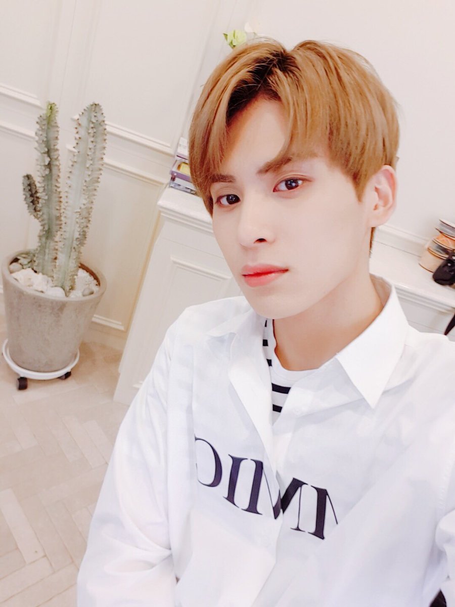 halu_day0303's tweet photo. 260625

항상태양이편💚.
D-434

#SF9 #에스에프나인 #유태양 #YOOTAEYANG https://t.co/lkwlnPtOz2