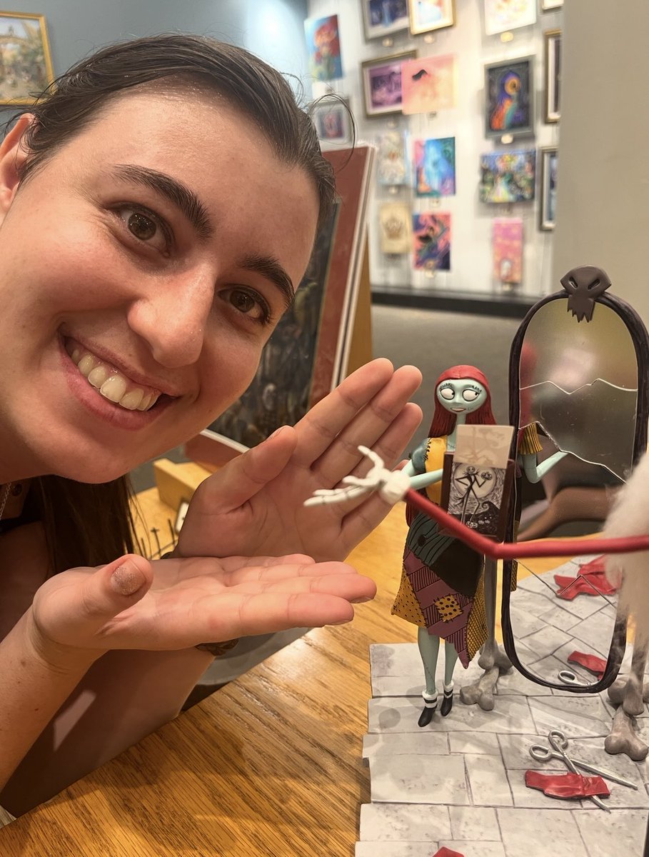 Sketchderps's tweet photo. s/o to this collectible though as it was the actual first thing I touched to ever sit on a Disney shelf. I didn’t design it but I drew the images used as Sally’s drawings ! https://t.co/5nZsY6KGR4