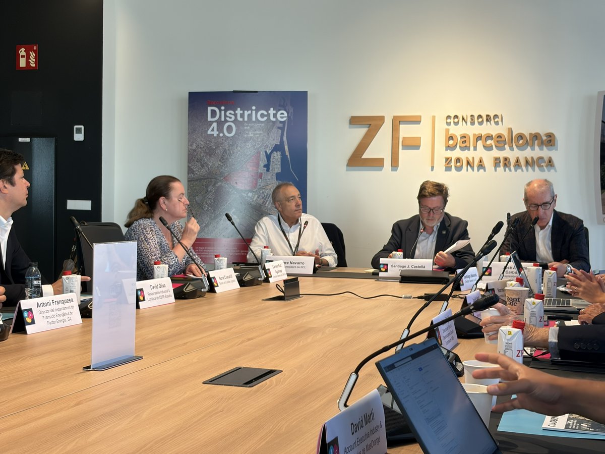 ConsorciZF's tweet photo. Avui, @pere_navarro (@ConsorciZF) ha participat en el Comitè Executiu de @BCL_Logistic a @DFactoryBCN, on ha presentat l’ampliació de l’ecosistema d’indústria 4.0 impulsat pel @ConsorciZF, clau per a la col·laboració, el talent i la inversió.
La sessió ha estat presidida per Santiago J. Castellà, president de @BCL_Logistic i @PortTarragona .