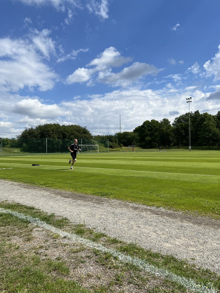 slipmats's tweet photo. Redkin springer MED fotbollskor 🙏🏻 https://t.co/srPuBFMQo9