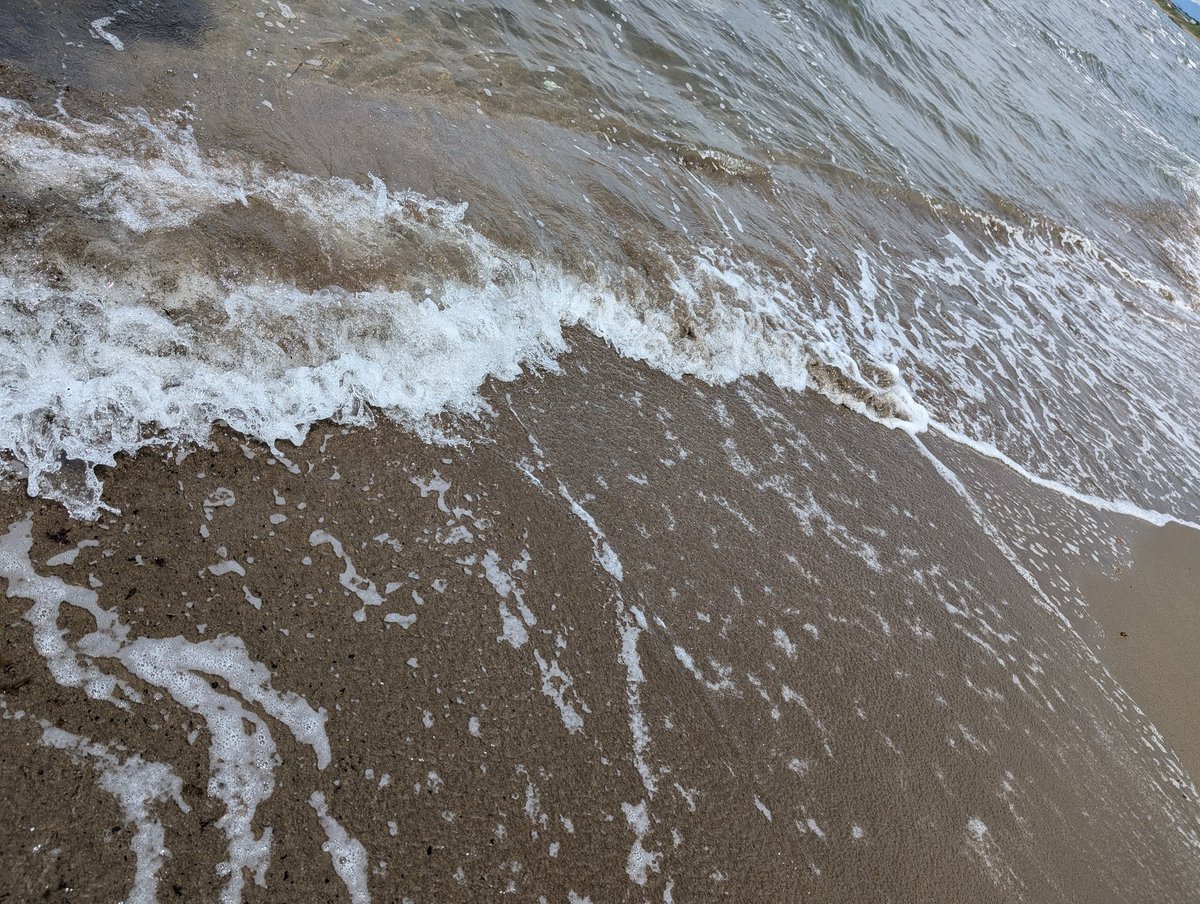 kaligold's tweet photo. でも波の音を聴くだけで、すっごく癒されたよ🌊 https://t.co/KhconTppsq
