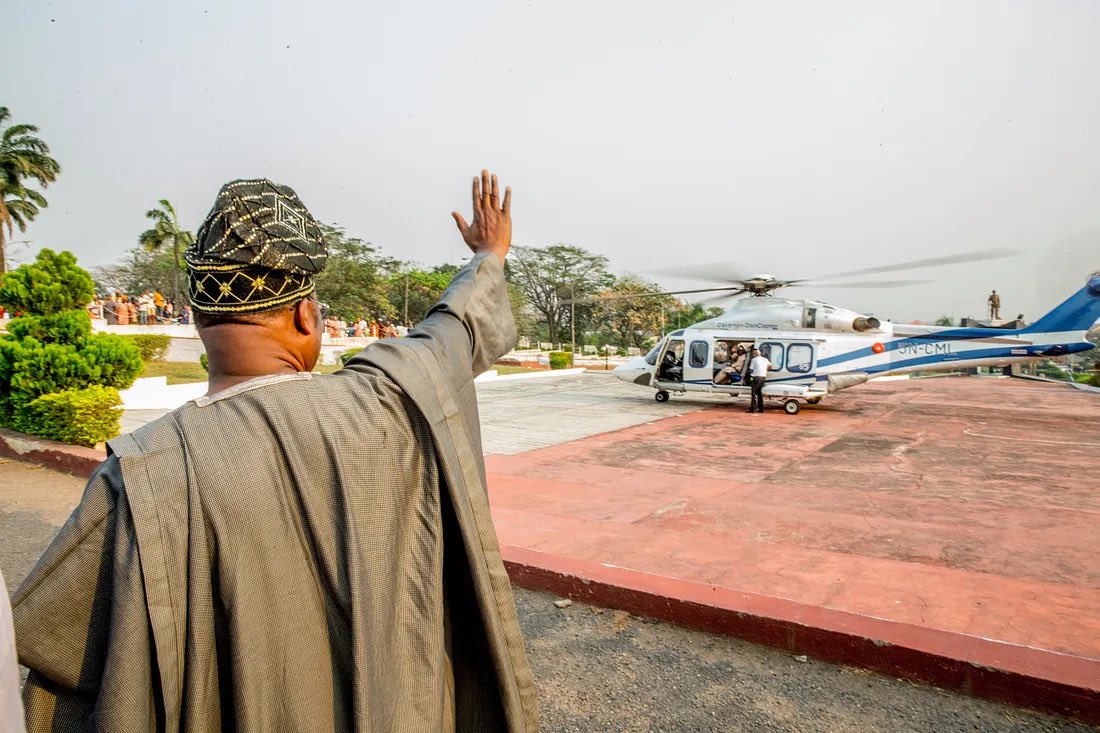 mrlurvy's tweet photo. When Asiwaju Bola Ahmed Tinubu visited Ibadan on a condolence visit on the passing of Late Olubadan of Ibadan Oba Dr. Samuel Odugade Odulana

RIP Abiola Ajimobi 🕊️ 
📸 @tolanialli https://t.co/9qwSTvgV2d