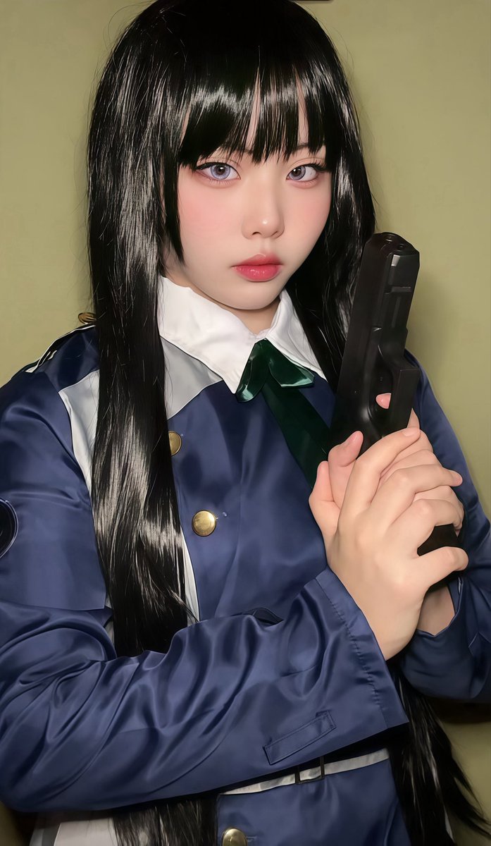 twc_c65's tweet photo. 銃の持ち方が分からなくてぎこちない感じになったけど、まぁ、たきなちゃんです
一応センシティブにしてます！！ https://t.co/MUdLBWn8TA